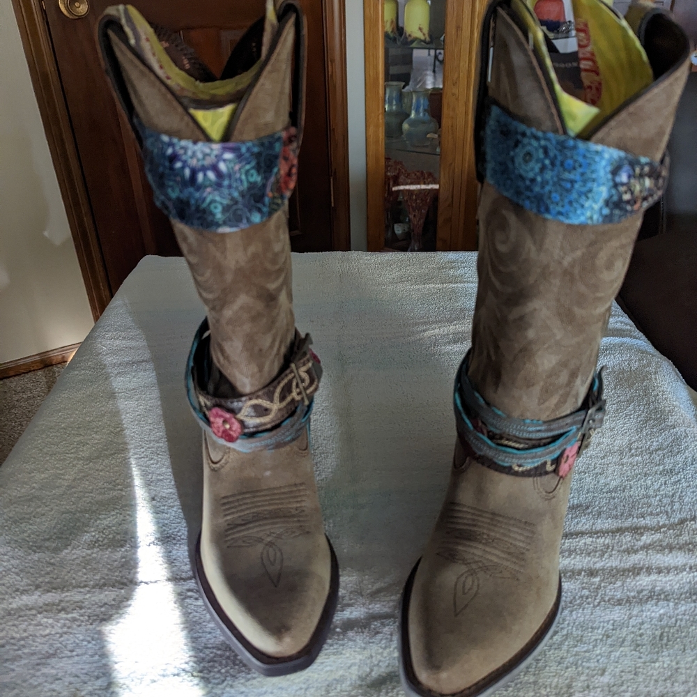 Durango Boots. Size 7